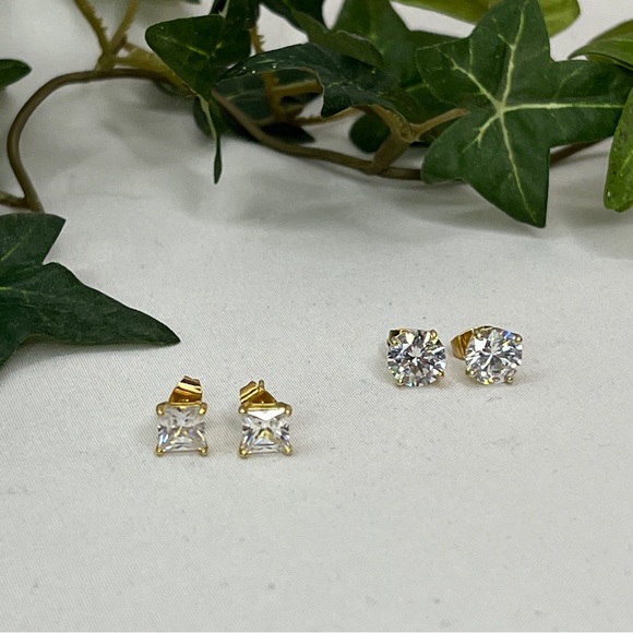 Set of Diamond Earrings with Gold - Picture 1 of 5
